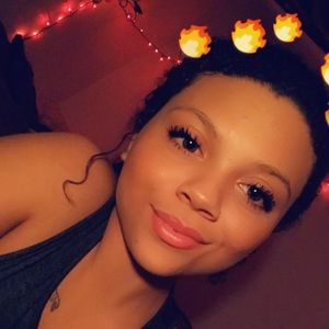 Meet your Posher, Damika